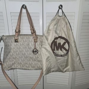 Michale Kors Large white Tote.
